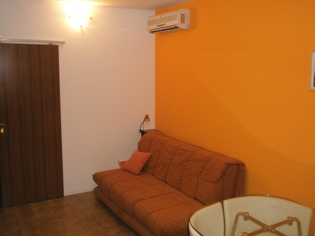 Studio Apartment Jadranko Krnica Habitación foto